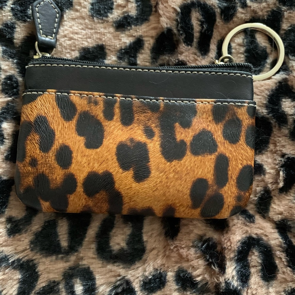 Dooney & Bourke
Key ring coin purse 👛 - Picture 2 of 8